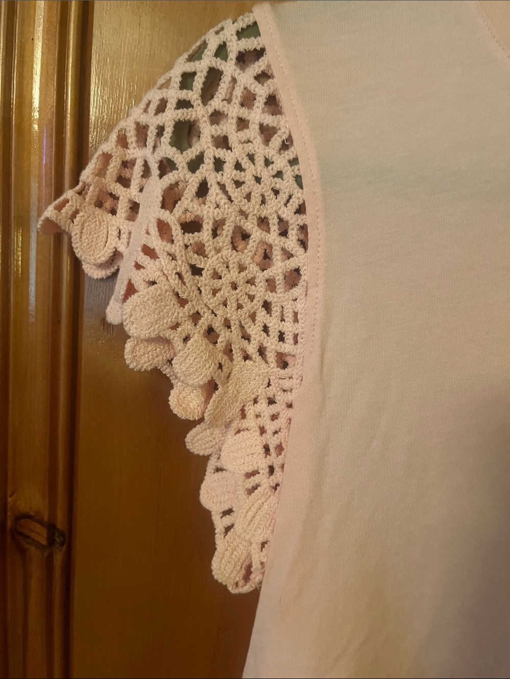 C&C California Pale Pink Crochet Sleeve shirt - Picture 3 of 4